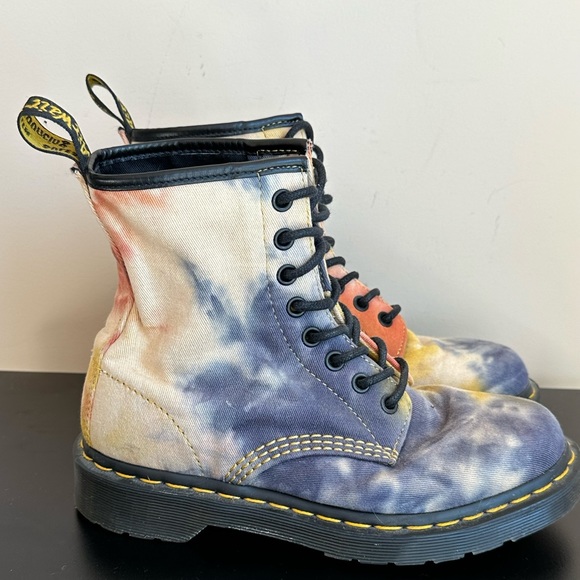 Dr Marten AW004 Castel Tie Dye Canvas Combat Boots Women's Size 6 - Picture 2 of 8